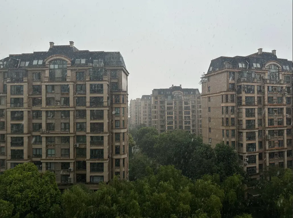 风大雨大的，关机睡觉，明天见，准备外卖大战 - 线报酷